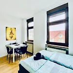 Spacious 4Br Apt, Up To 15P 15Min To Danube River